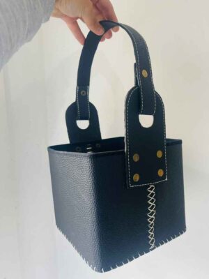 Canasta premium de cuerina - Negro