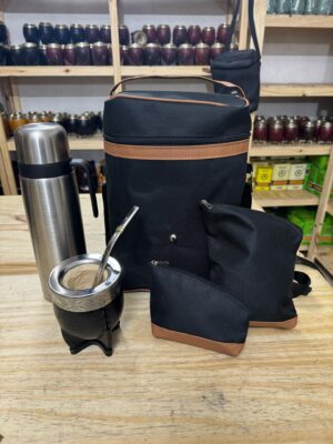 Combo completo, termo acero, imperial GUARDA DE ACERO, bombilla chata y bolso/mochila matero con detalles en suela