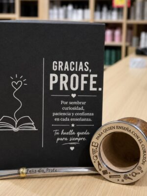 BOX DIA DEL PROFESOR: CAJA PRESENTACIÓN, CAMIONERO BRILLOSO Y BOMBILLA CHATA [TODO GRABADO]