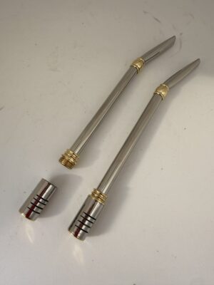 bombilla de acero inox con filtro a rosca removible / pico curvo con dije de bronce